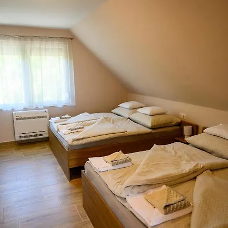 Nyaraló Nándi Jakuzzis Vendégház *
