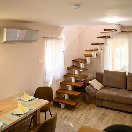 Casa de Férias Nándi Jakuzzis Gyomaendrőd