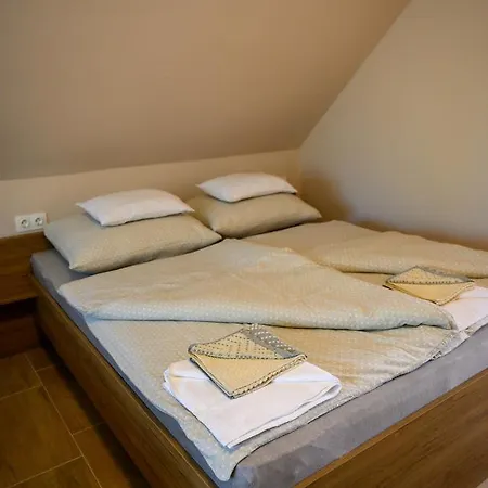 Nándi Jakuzzis Vendégház Nyaraló *