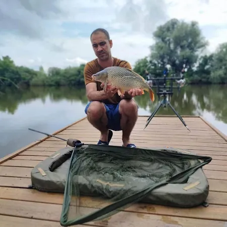 Case de vacanță Nandi Jakuzzis Vendeghaz *