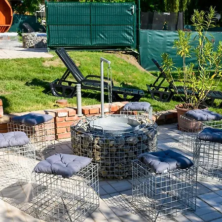 Nandi Jakuzzis Vendeghaz * Gyomaendrőd