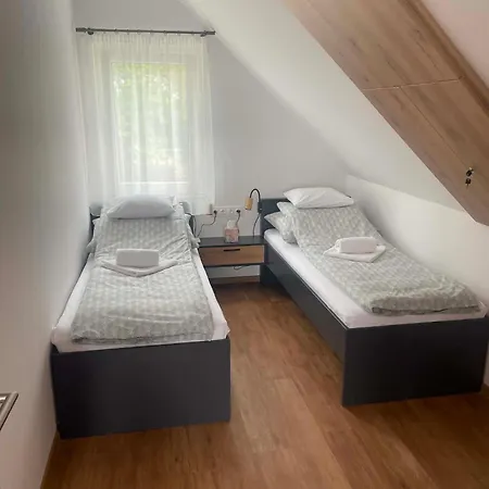 Nandi Jakuzzis Vendeghaz Case de vacanță Gyomaendrőd