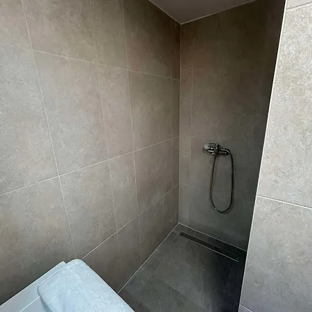 Nándi Jakuzzis Casa de Férias *