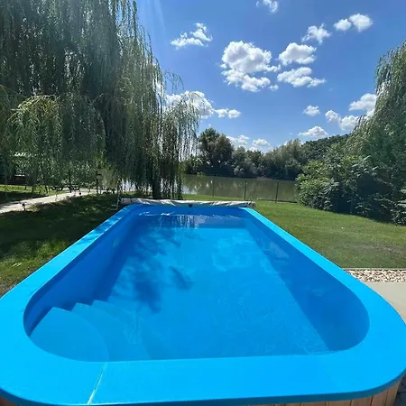 Nándi Jakuzzis Casa de Férias